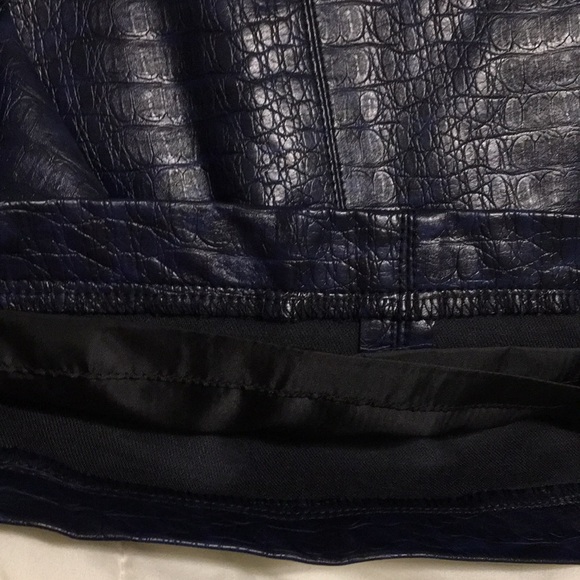 Final Drop NEW Croc Faux Leather Side Pleated Royal Mini Skirt S M - Picture 5 of 7